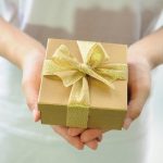 Mỗi một món quà tặng đều mang ý nghĩa riêng, bạn có biết ý nghĩa ẩn dấu trong các món quà này không?